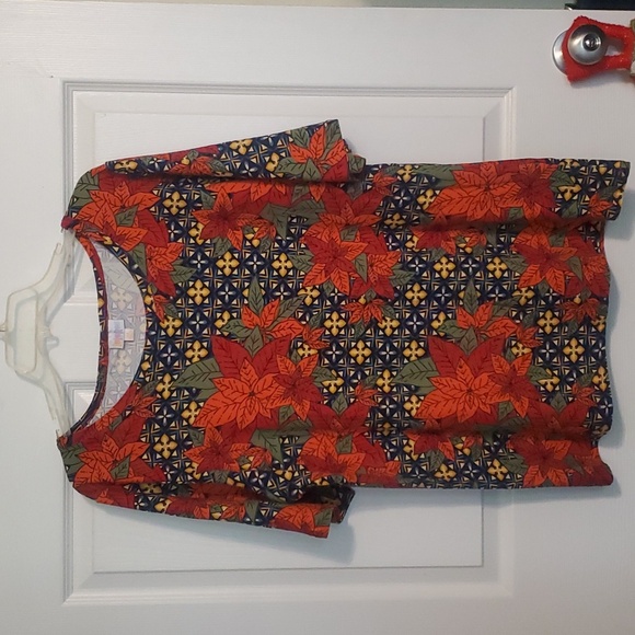 LuLaRoe Tops - LuLaRoe GiGi Top